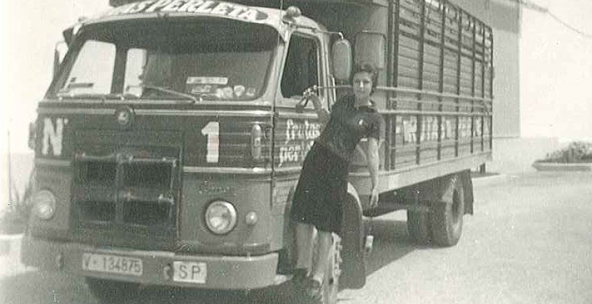 The harvest arrival to our warehouses in Sollana, Valencia, in the 70's.